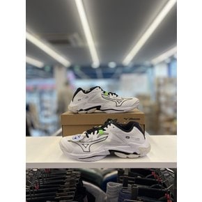 [여주점] 남여공용 배드민턴화 V1GA240157 WAVE LIGHTNING Z8 WIDE 웨이브라이트닝Z8