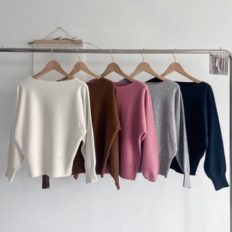 신세계라이브쇼핑 [옷자락] 여성 퍼프 소매 보트넥 긴팔 니트 일상복 단색