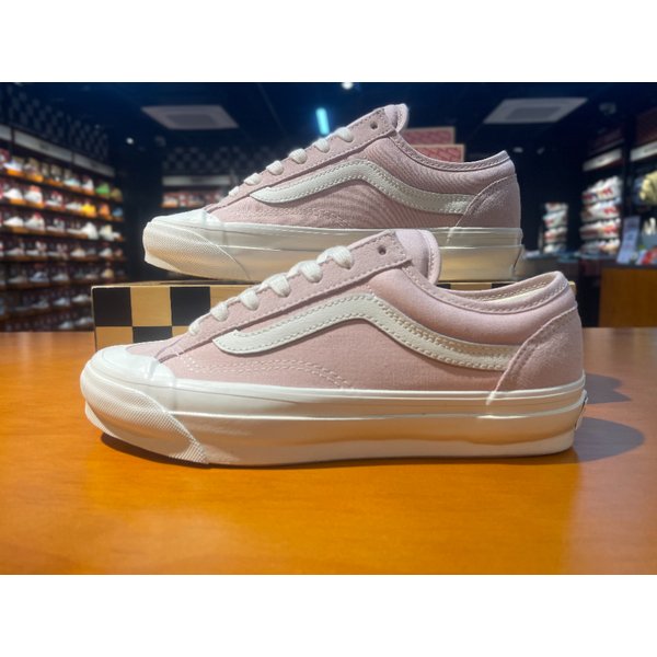 [여주점] (남여공용) 스니커즈 프리미엄 Lx 올드스쿨 136 (핑크) (VN000SHMFBM)