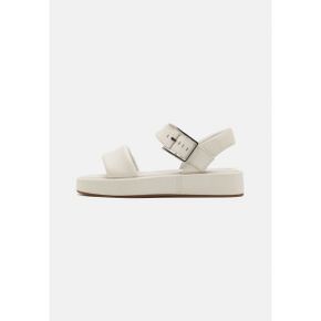 4349030 Clarks ALDA STRAP - Platform sandals off white