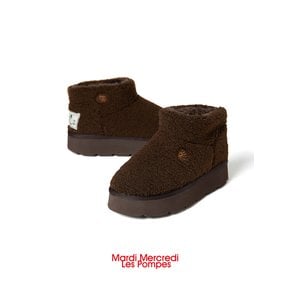 BOUCLE UGG BOOTS_BROWN