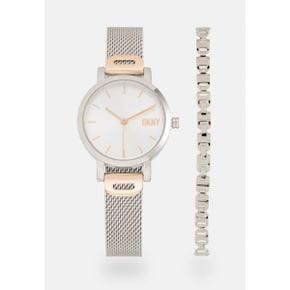 4303353 DKNY SOHO BANGLE WATCH - Watch silver-coloured