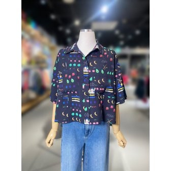 베네통 [여주점] 배색 패턴 시어서커 블라우스 (BABLA6631)