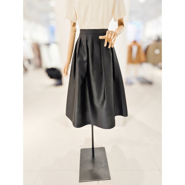 [파주점] [더아이잗컬렉션]럭셔리 실키 A라인 플레어 스커트 CR4A0SK011