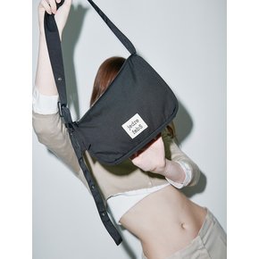 Slant shoulder bag_black