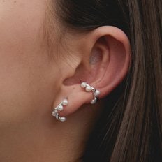 wavy pearl earcuff