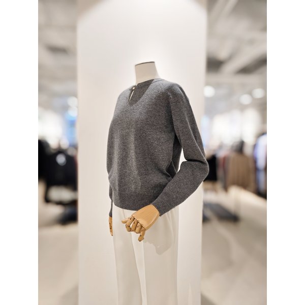 [파주점] [더아이잗컬렉션]울 래글런 슬릿넥 풀오버 니트 CS2B1PO012