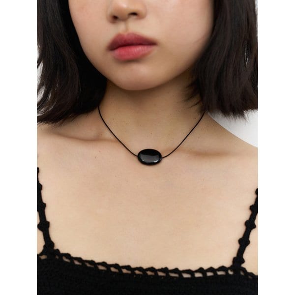 onyx oval string necklace