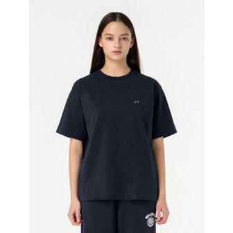 골스튜디오 [코엑스몰] 반팔티 ESSENTIAL APPLIQUE TEE-DARK NAVY