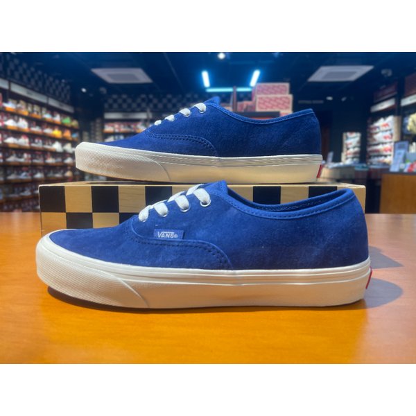 [여주점] (남여공용) 스니커즈 피그 스웨이드 어센틱 (네이비) (VN000D6G5TU)