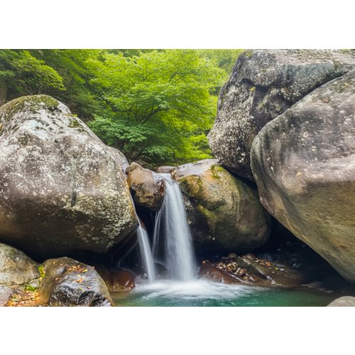 https://media.eoding.com/media/travelagent/40/imagecontent/지리산_칠선계곡_여름버전-AI변환_2.jpg