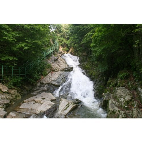 https://media.eoding.com/media/travelagent/40/imagecontent/구룡계곡_8.jpg