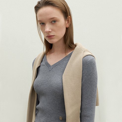 나인(Atelier Nain) (택가:49,000원)에센셜 슬림 브이넥 니트(Z-T-6783)