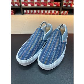 [파주점] (남여공용) 클래식 슬립온 (Classic Slip-On)(2gether As Ourselves Multi)(VN000BVZCYL)