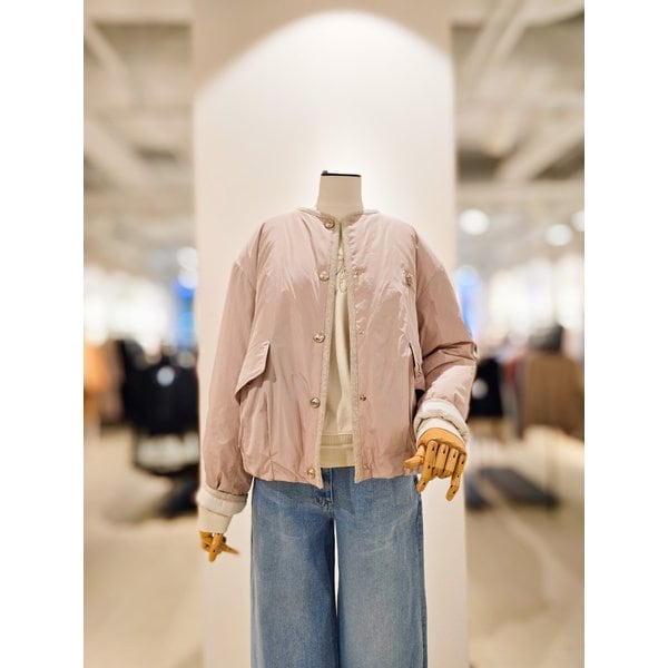 [파주점] [더아이잗컬렉션]니트 해리 배색 패딩 점퍼 CR1A2PD011