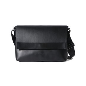 Giselle cross Bag _ Black