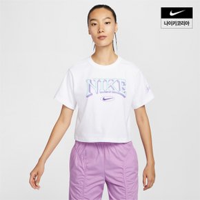 우먼스 나이키 스포츠웨어 루즈 반팔 크롭 티셔츠 NIKE FZ2856-100