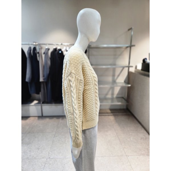 [여주점] [나이스클랍] 꽈배기 라운드넥 니트 풀오버 A254PWKB32