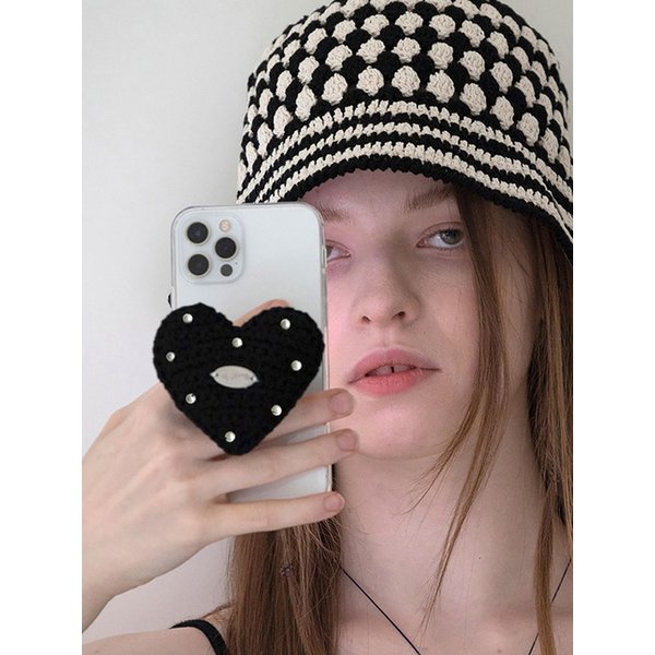 No.117 / Chubby Pearl Heart Griptok _ Black (통통 하트 진주 크로쉐 뜨개 그립톡)