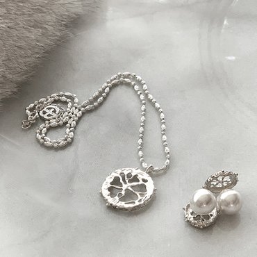 구베 CLAUDE NECKLACE