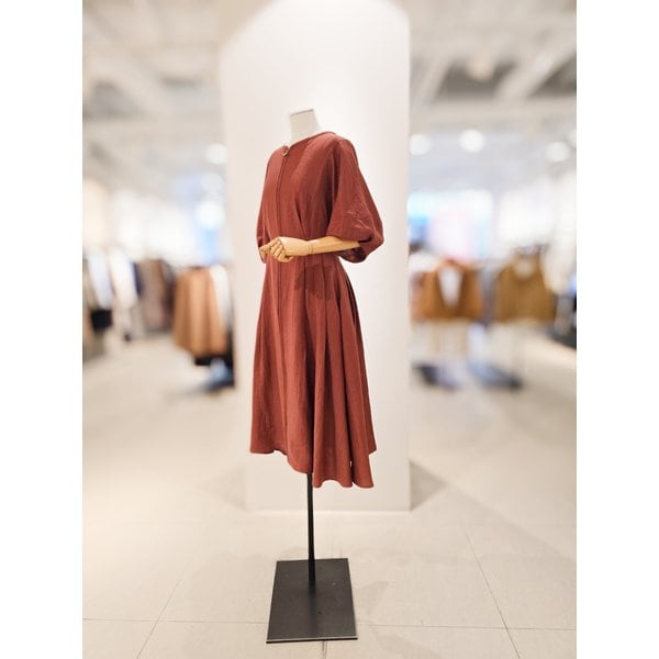 [파주점] [더아이잗컬렉션]린넨 볼륨 슬리브 플레어 원피스 CS4B0OP641