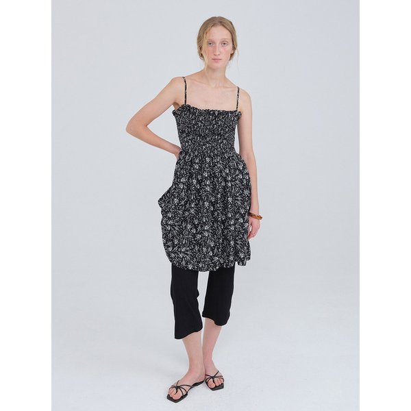 [리퍼브] 스모킹 미니 드레스 BLACK FLOWER