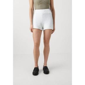 4446844 UGG FINOLA - Shorts cream