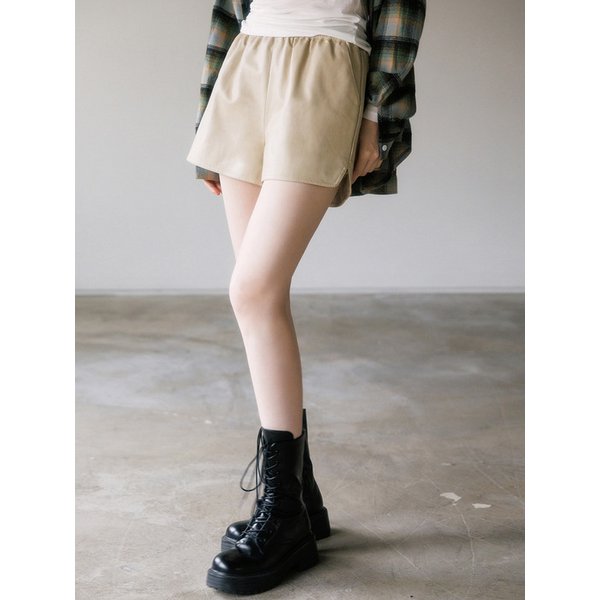 밴딩 레더 크랙 숏츠