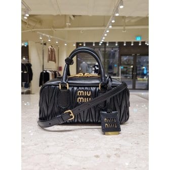 미우미우 [시흥점] 여성 마테라쎄 나파 가죽 토트백 5BB142-AN88-F0002