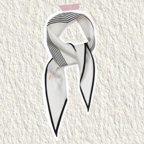실크 스퀘어 스카프 Carry Barrette Square Line Scarf