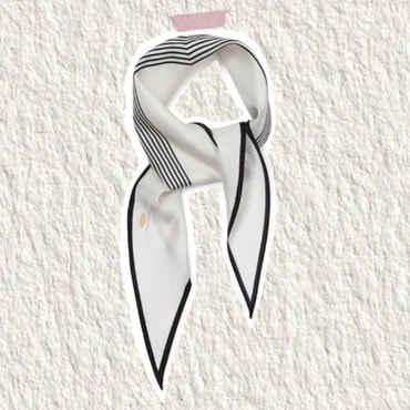 그레이맨션 실크 스퀘어 스카프 Carry Barrette Square Line Scarf