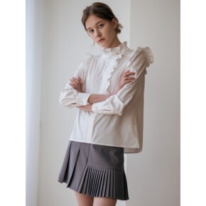 WED_Ruffle white court style shirt