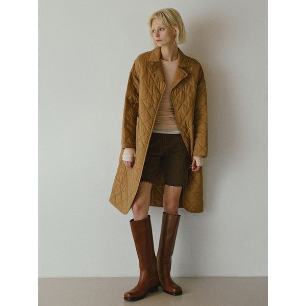 퀼티드 경량 패딩 롱 코트 [브라운]