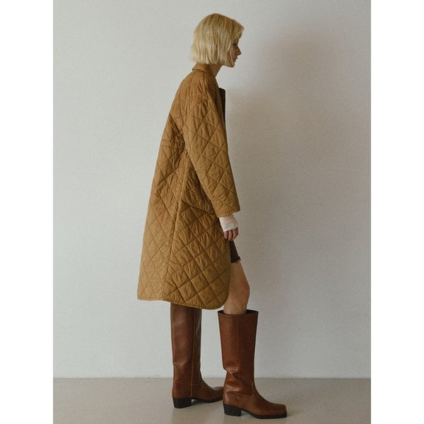 퀼티드 경량 패딩 롱 코트 [브라운]