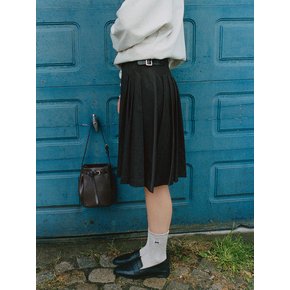 AGRAFE PLEATS SKIRT [BROWN]