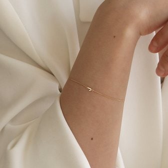 멕코이 14k cognac dia initial bracelet