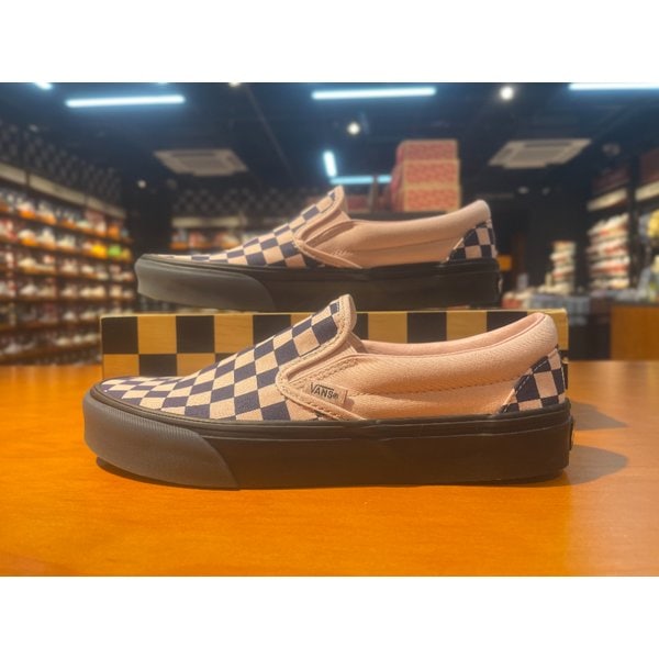 [여주점] (남여공용) 스니커즈 클래식 슬립온 (핑크) (VN000EACGLE)