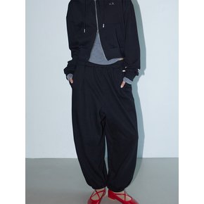 SOFT TOUCH ONE-TUCK SWEATPANTS BLACK