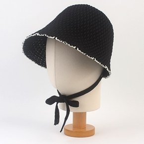 Edge Black Strap Bonnet Hat 버킷햇