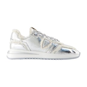 [해외배송] TROPEZ 21 로우 스니커즈 PHILIPPE 모델 레더 실버 TYLD-MM02 B0731738741