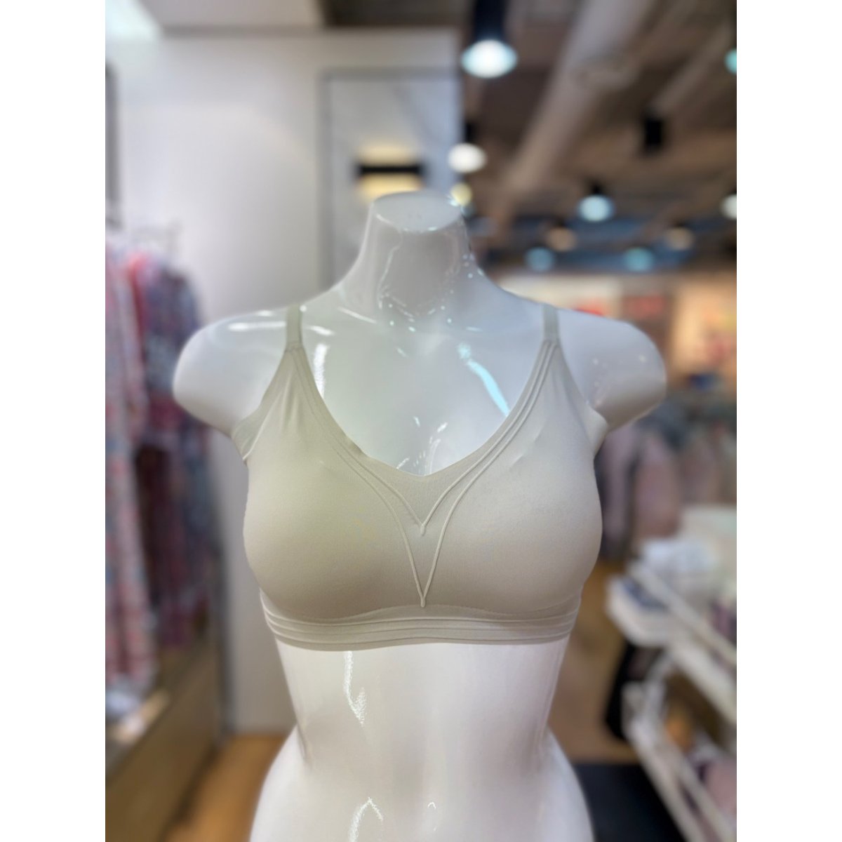 확대된 대표 .