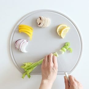 칼자국 이염에 강한 TPU 반달 도마 L/34cm (블랙) / 99.9% 항균 이유식 앙면도마
