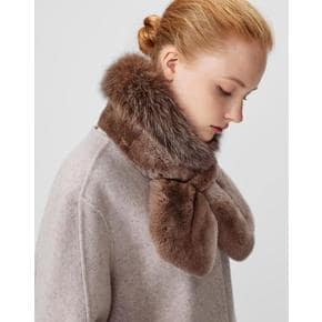 [23FW] [DAKS MUFFLER][DAKS FUR]여성 브라운 와이드 폭스퍼 DBMU3F742W3