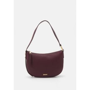 5183299 DKNY SCARLETT SHOULDER - Handbag garnet