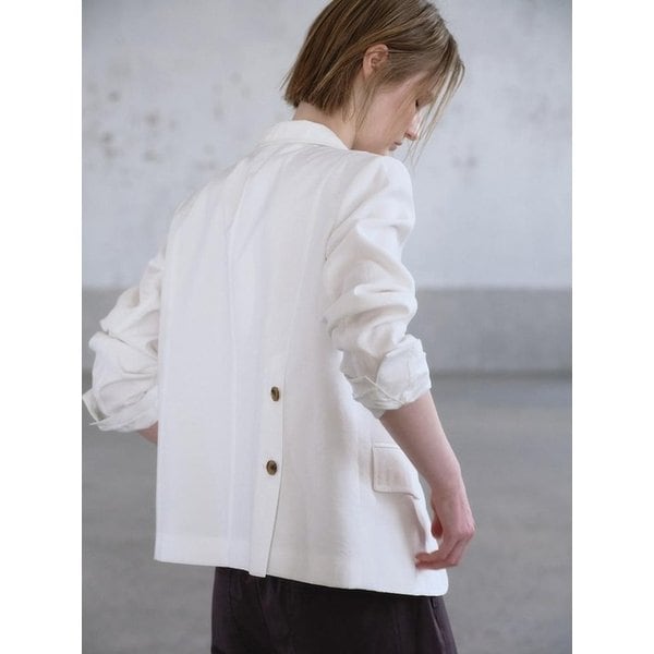 Back Button Regular Fit Jacket  White (KE6311M041)