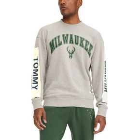 4595140 TOMMY JEANS Mens Tommy Jeans Gray Milwaukee Bucks James Patch Pullover Sweatshirt