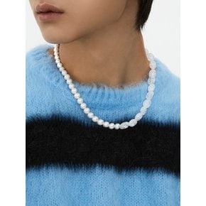 WHITE CRYSTAL QUARTZ CRACK PATTERN NECKLACE
