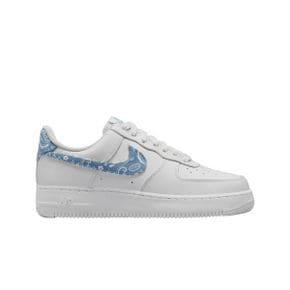 (W) 나이키 에어포스 1 `07 에센셜 페이즐리 스우시 화이트 원 블루 (W) Nike Air Force 1 `07 E