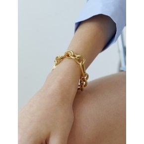 Circle & Link Chain Bracelet