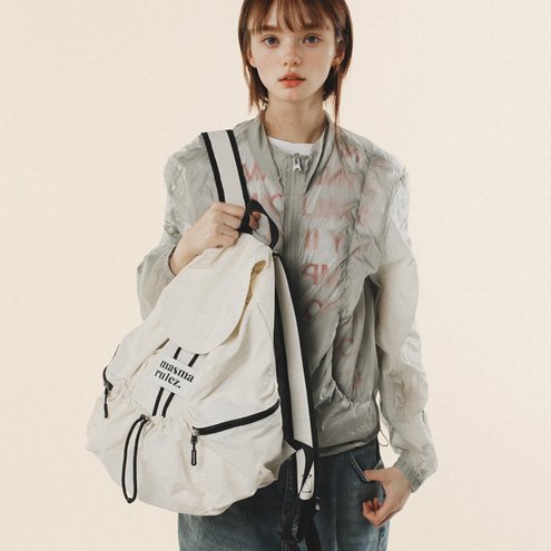 String flap backpack _ Ivory